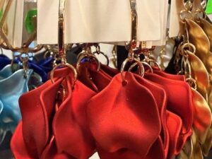 Örhänge midnight drops metallic röd